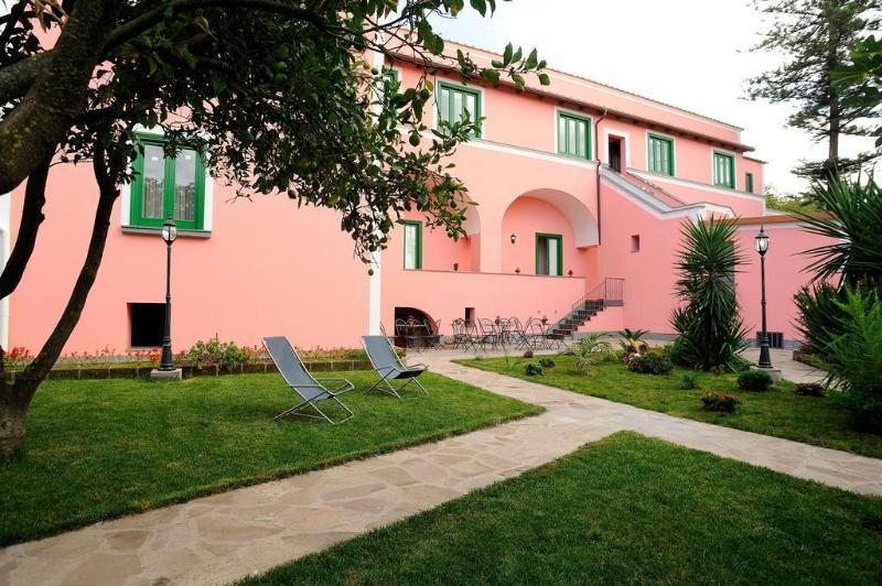 Domus Aequana Bed and Breakfast Vico Equense Buitenkant foto