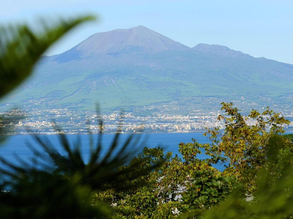 Domus Aequana Bed and Breakfast Vico Equense Buitenkant foto