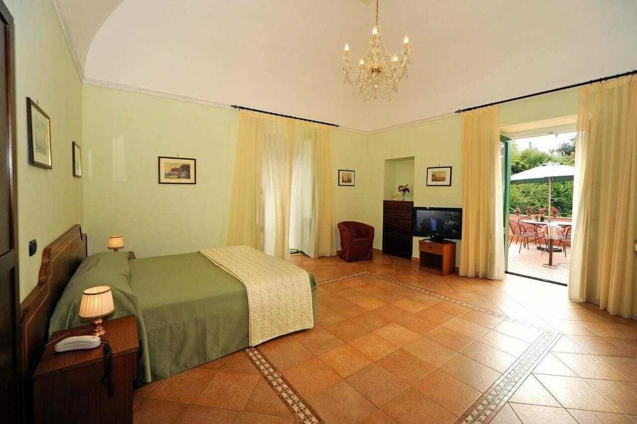 Domus Aequana Bed and Breakfast Vico Equense Buitenkant foto